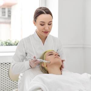 woman beauty clinic filler treatment (1)